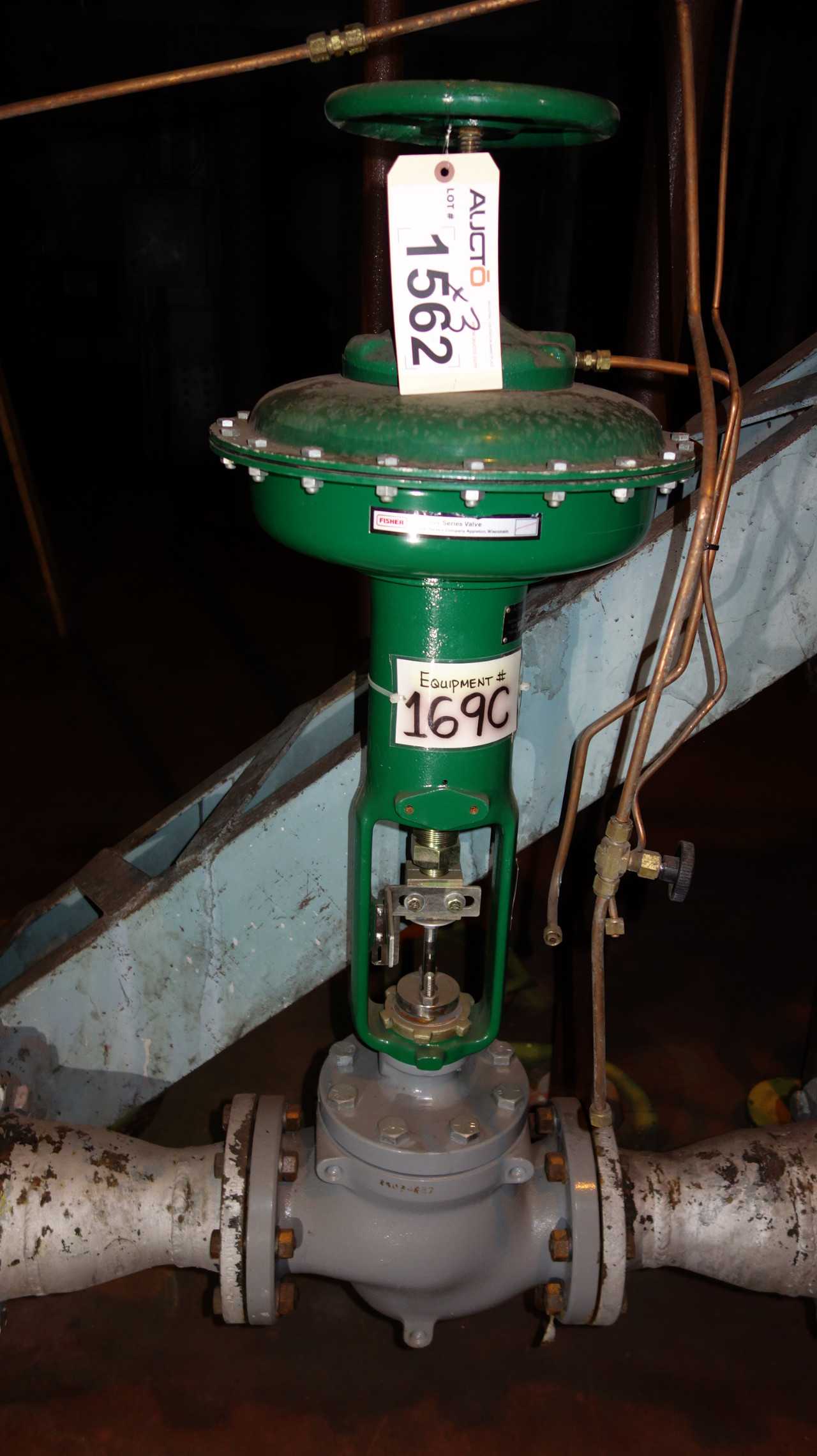 LOT OF 2 FISHER 657-ET CONTROL VALVES 4" CL125 IRON - CONTROL VALVE
