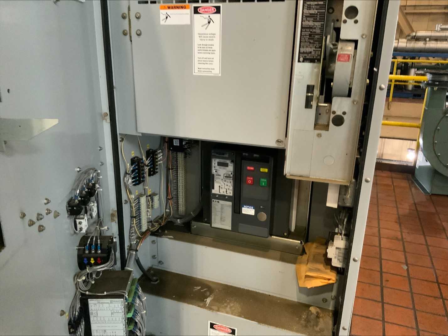 Bulk Lot of Eaton 15KVA Switch Over Breaker Combo (Quantity of 2) - CIRCUIT BREAKERS