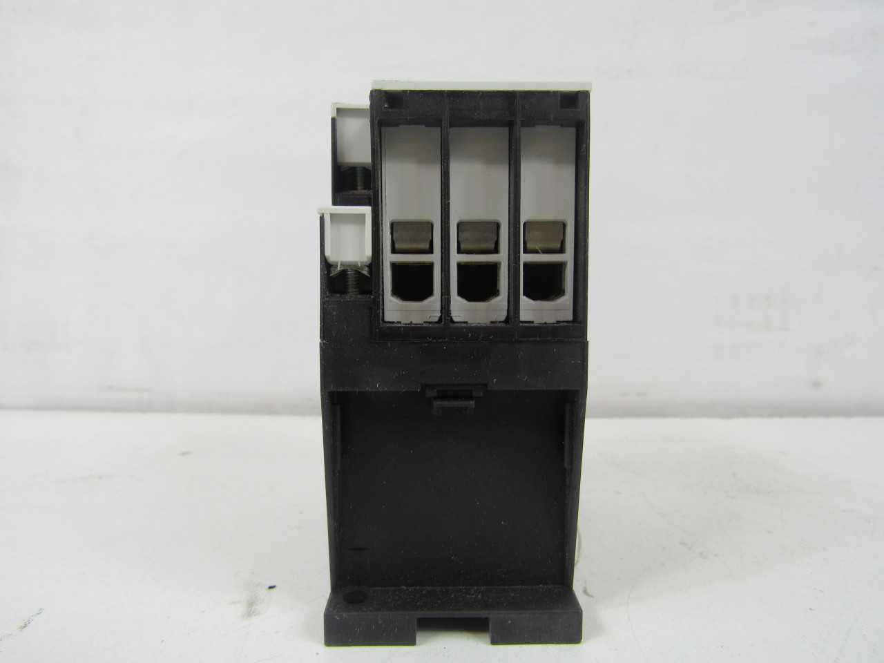 Lot of Quantity 68x XTCE025C10A Contactors - CONTACTORS