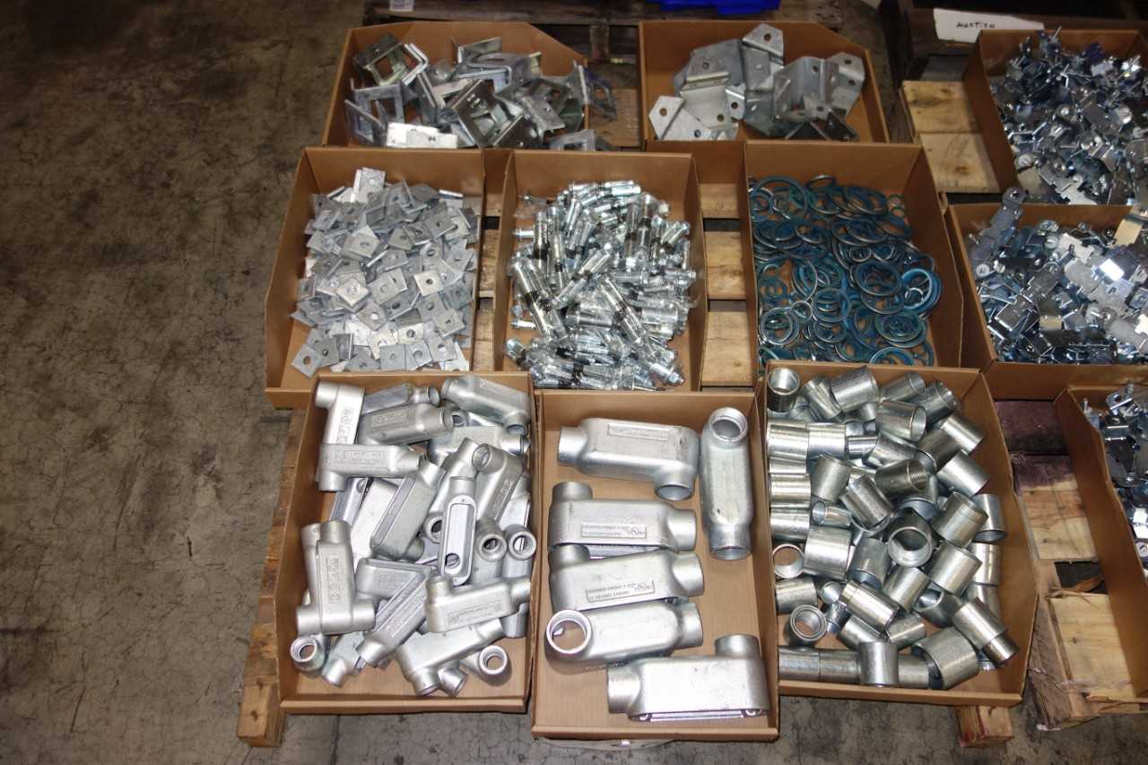 4 PALLETS OF ASSORTED FIXTURES/FUSES/HARDWARE - MACHINING ACCESSORIES & TOOLING