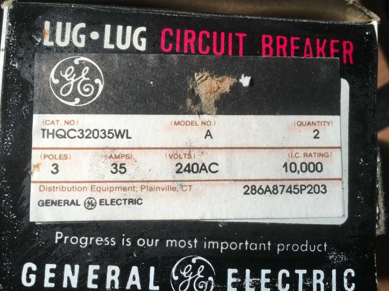 NEW BOX OF 2 GENERAL ELECTRIC 3 POLE 35 AMP CIRCUIT BREAKERS THQC32035WL - CIRCUIT BREAKERS