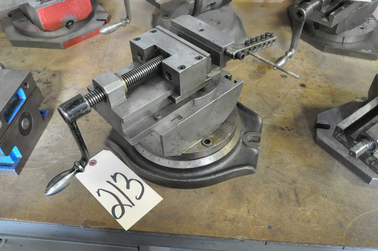 4 1/2" Inclinable Machine Vise on Rotary Base - HAND TOOLS