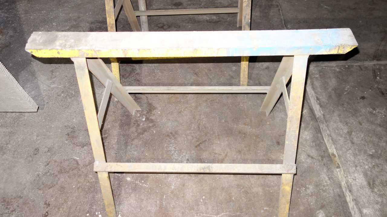 LOT OF 3 METAL WELDING STANDS - MISCELLANEOUS