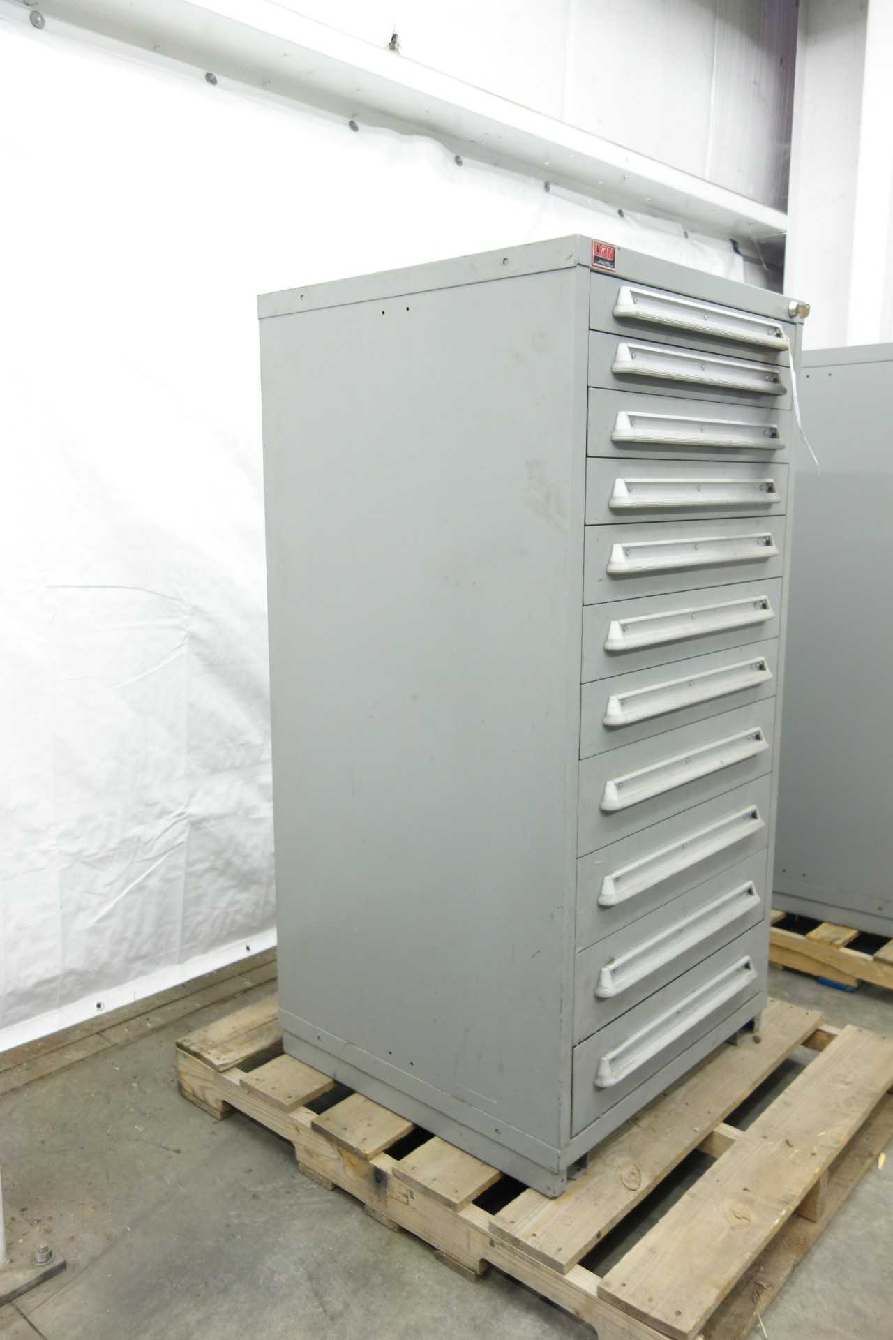 LYON 11 DRAWER LOCKING TOOL CABINET - TOOL STORAGE