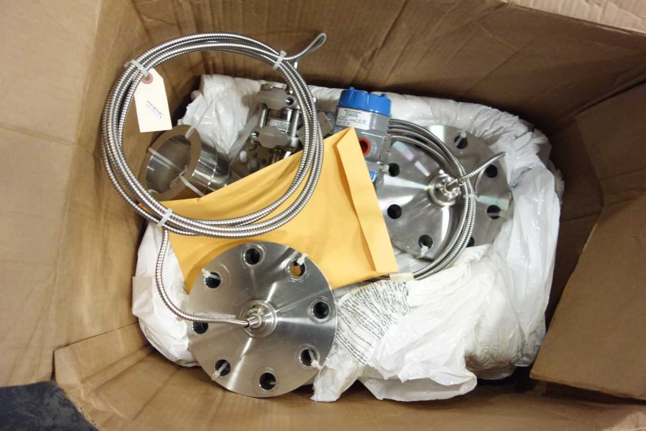 LOT OF 2 HONEYWELL DIFFERENTIAL PRESSURE TRANSMITTERS - INSTRUMENTATION