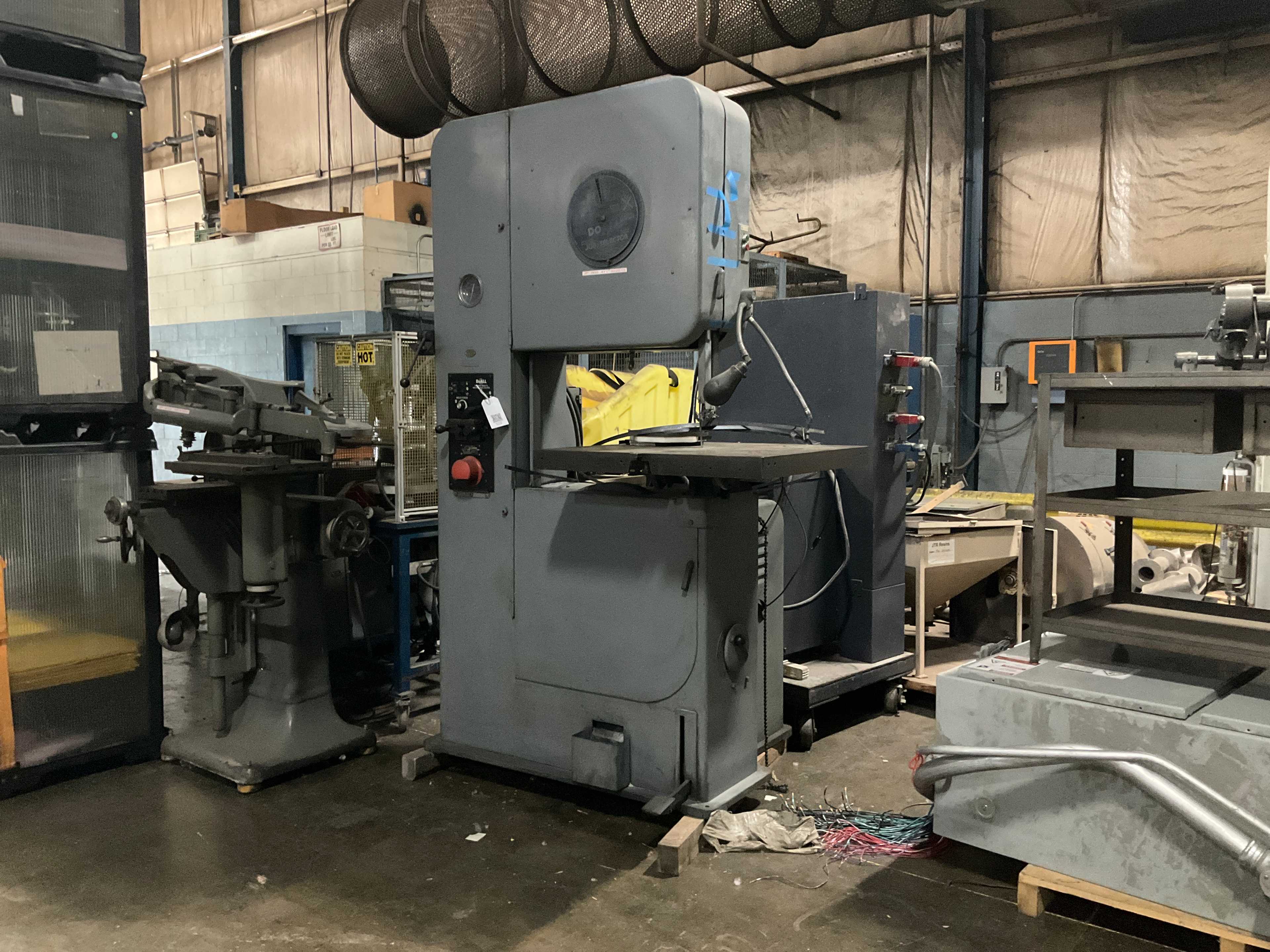 DOALL DBW-15 VERTICAL BAND SAW - VERTICAL BAND SAW DOALL DBW-15 VERTICAL BAND SAW - VERTICAL BAND SAW