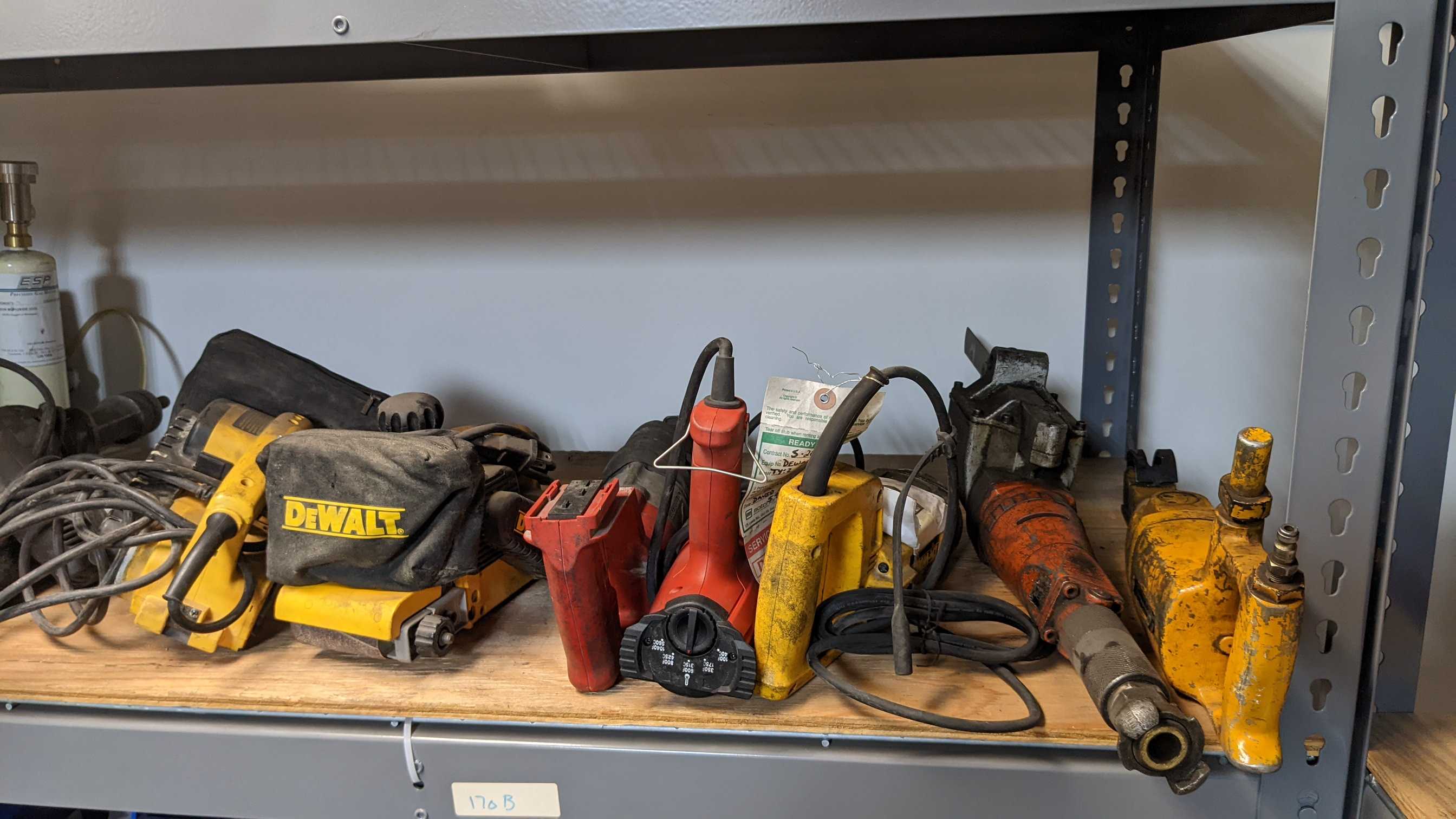 LOT OF PNEUMATIC AND ELECTRIC TOOLS - ELECTRIC POWER TOOLS