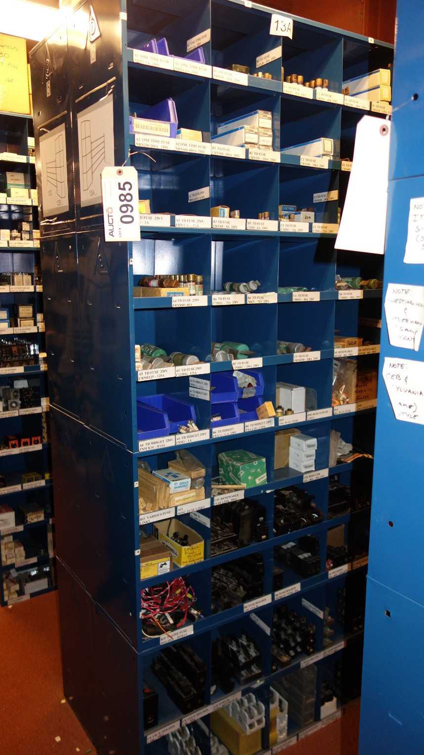 LOT OF ASSORTED FUSES AND FUSEHOLDERS - FUSES