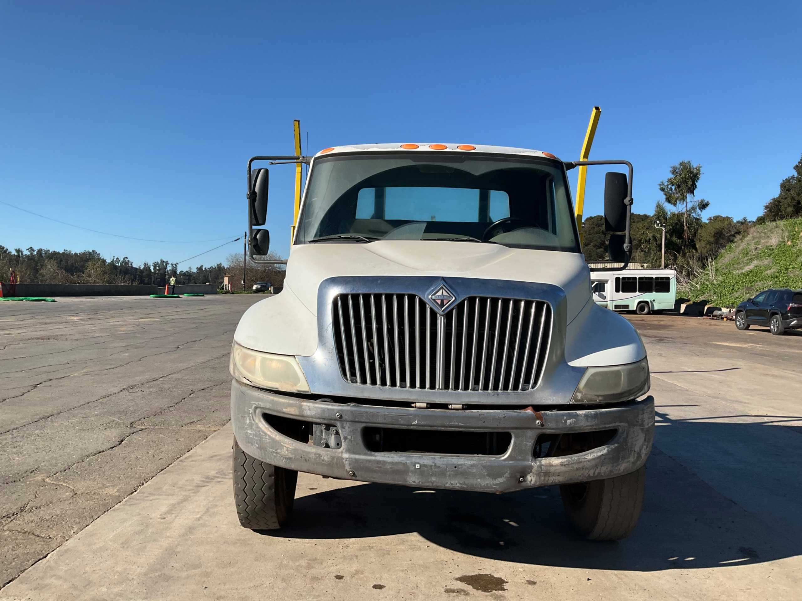 2008 INTERNATIONAL 4300M7 SBA 4X2 FLATBED TRUCK