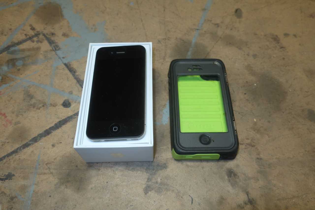 APPLE IPHONE 4S MODEL: A1387 W/ OTTERBOX CASE - TELECOMMUNICATION
