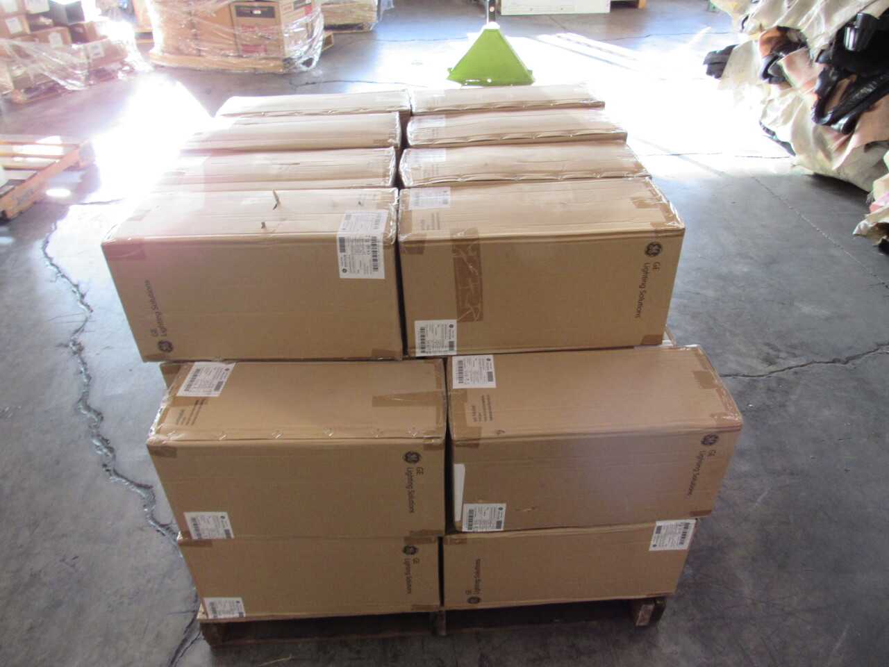 Pallet of 672x Un-Used GEWWPG3P6-27K-A-NSB Lights - LIGHTING