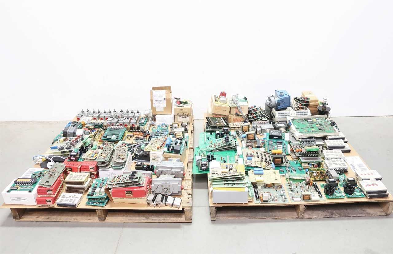 2 PALLETS OF ASSORTED ELECTRICAL AUTOMATION AND CONTROLS - ELECTRICAL COMPONENTS