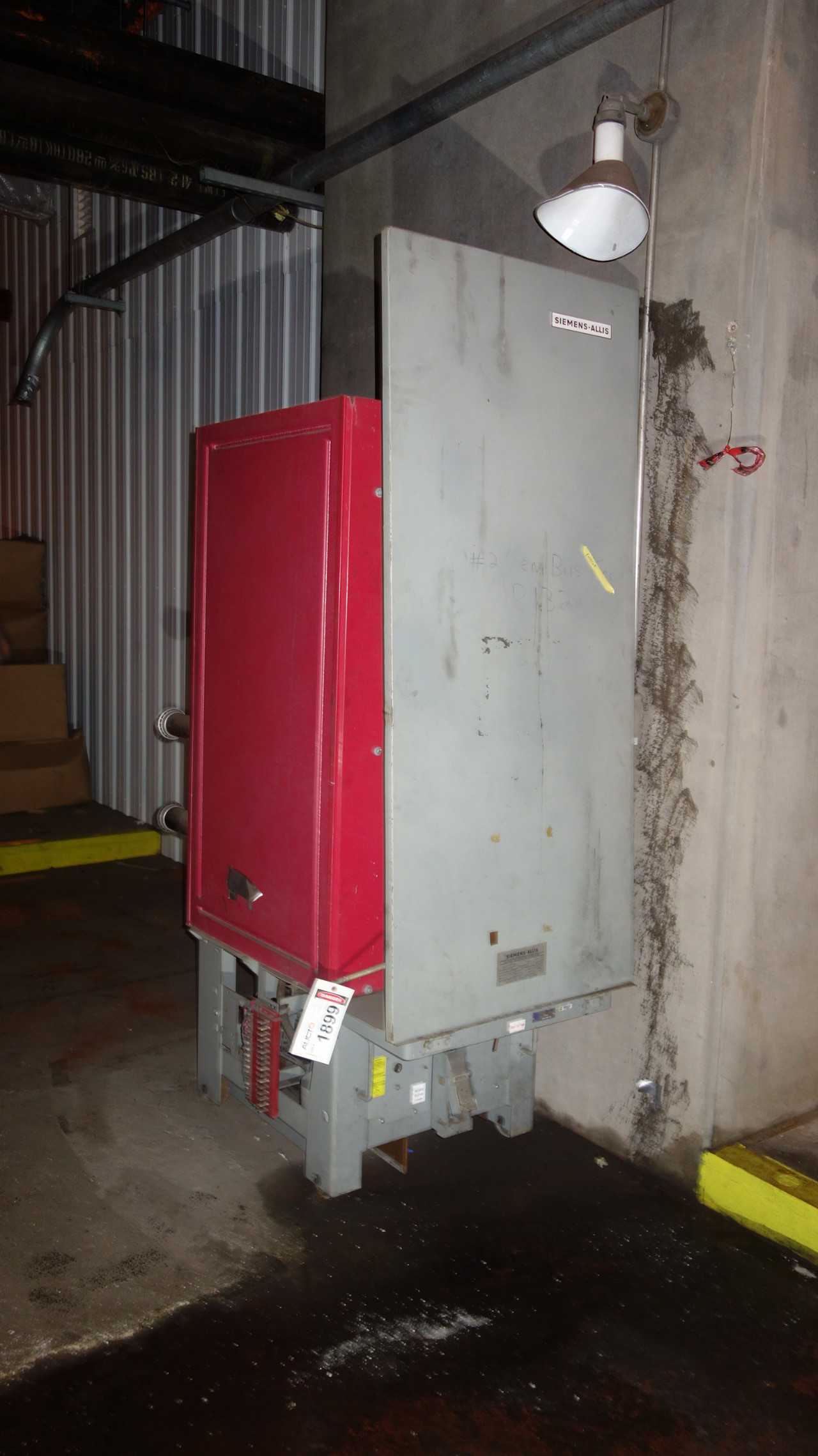 SIEMENS ALLIS FC-500B 2000A 1500V-AC CIRCUIT BREAKER - CIRCUIT BREAKERS