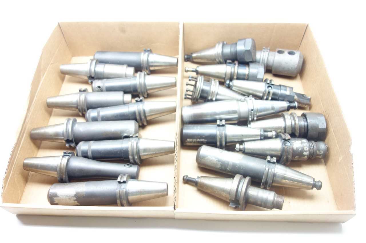 LOT OF ASSORTED CAT40 TOOL HOLDERS - PARLEC, SHRINKER - ELECTRIC POWER TOOLS