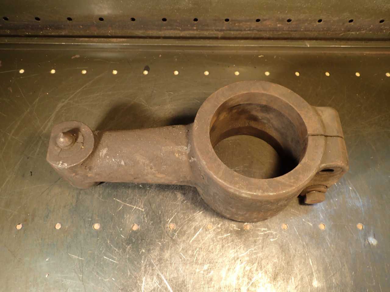 Horizontal Mill Dead Center Arbor Support: 4-1/2" Single Column, 8-7/8" C to C - END MILLS