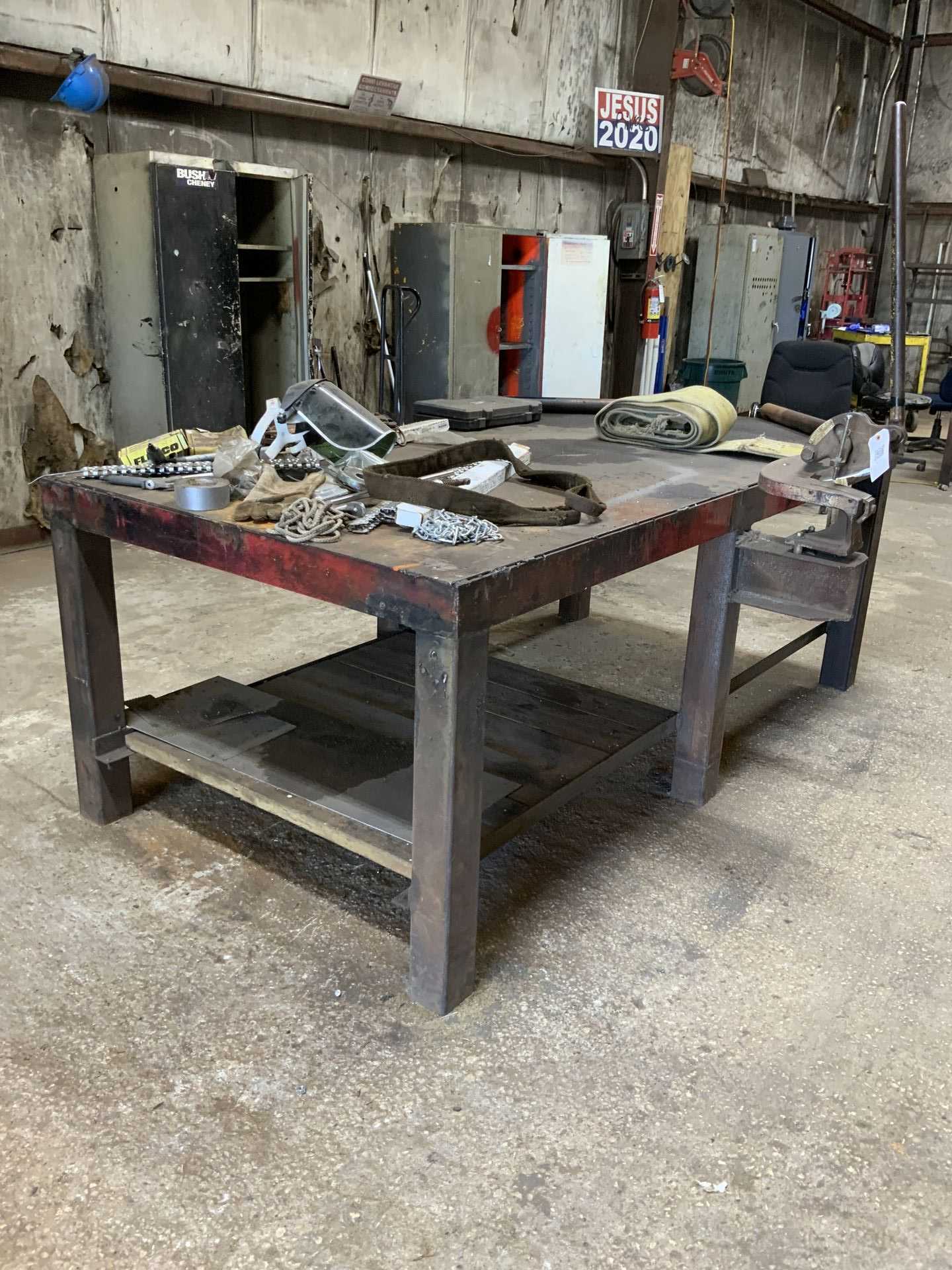 STEEL TABLE WITH MANUAL SHEAR - GUILLOTINE SHEARS