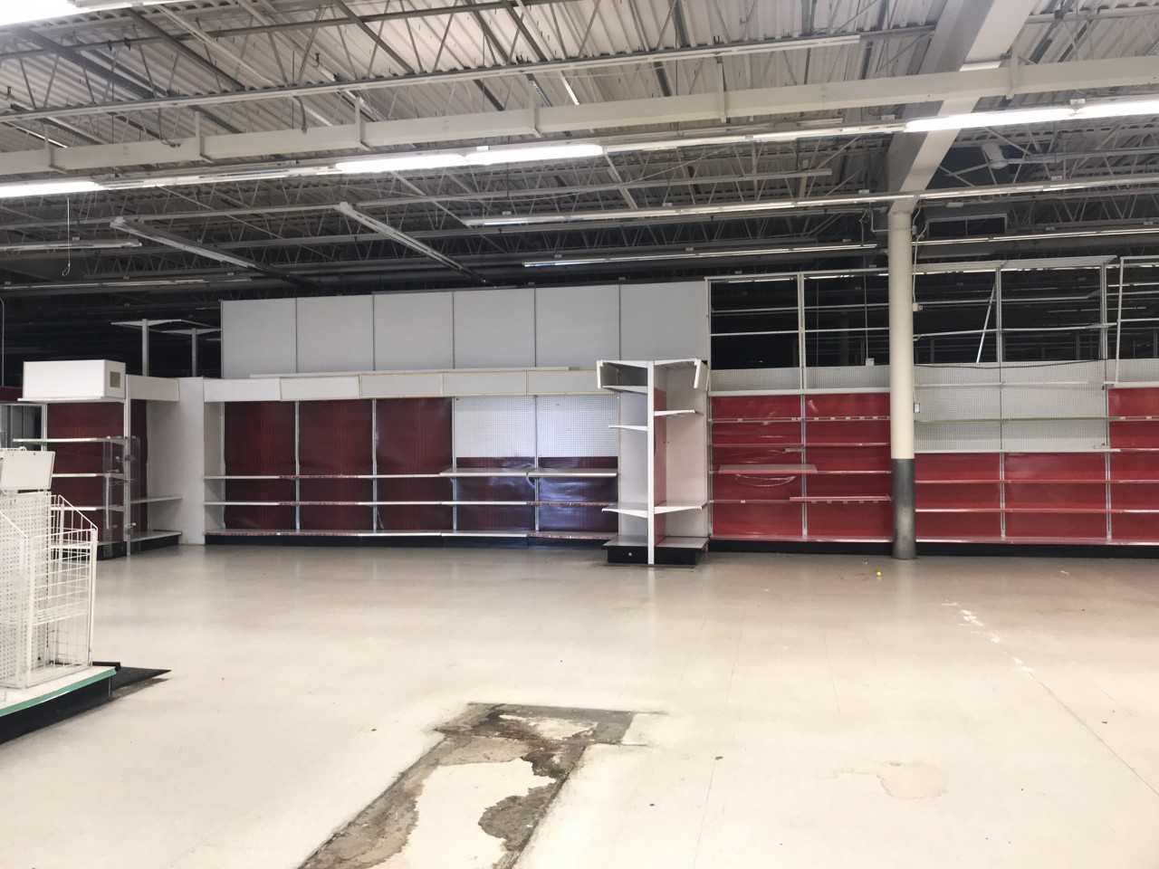 LOT OF STORE SHEVLING UNITS - TOOL STORAGE