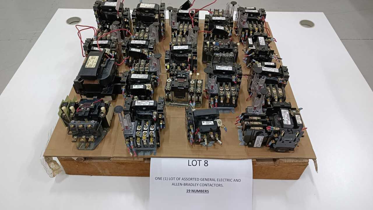 ONE (1) LOT OF ASSORTED GENERAL ELECTRIC AND ALLEN-BRADLEY CONTACTORS. - CONTACTORS