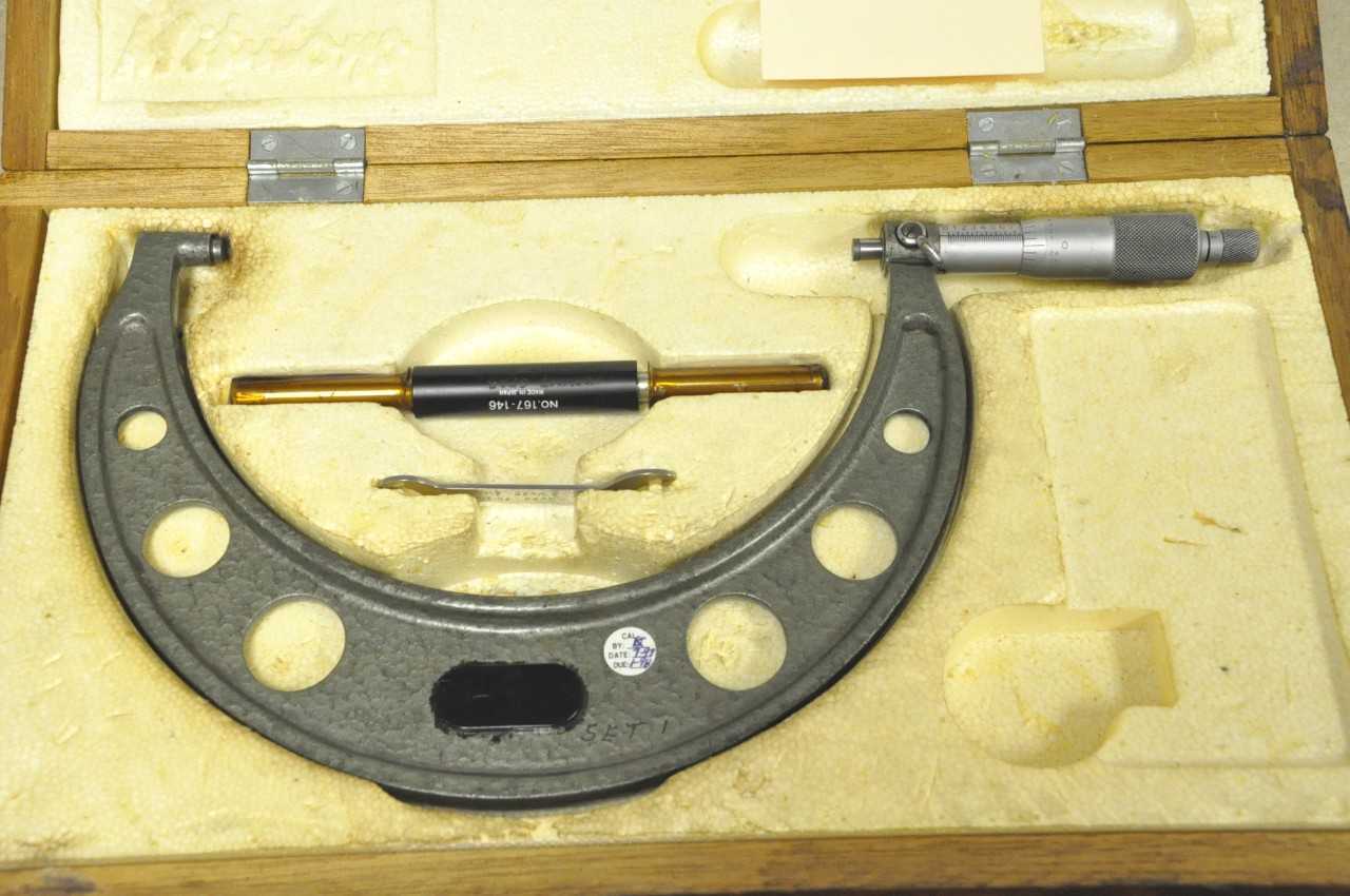 Mitutoyo Outside Micrometer with Case - ELECTRIC POWER TOOLS