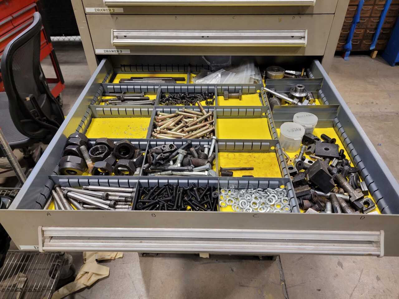 9 drawer cabnet with hardware (Lot 2586553) San Antonio, TX - MATERIAL HANDLING