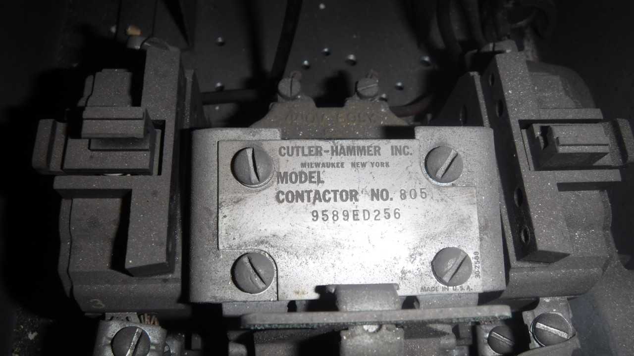 Cutler-Hammer Contactor With Enclosure - CONTACTORS