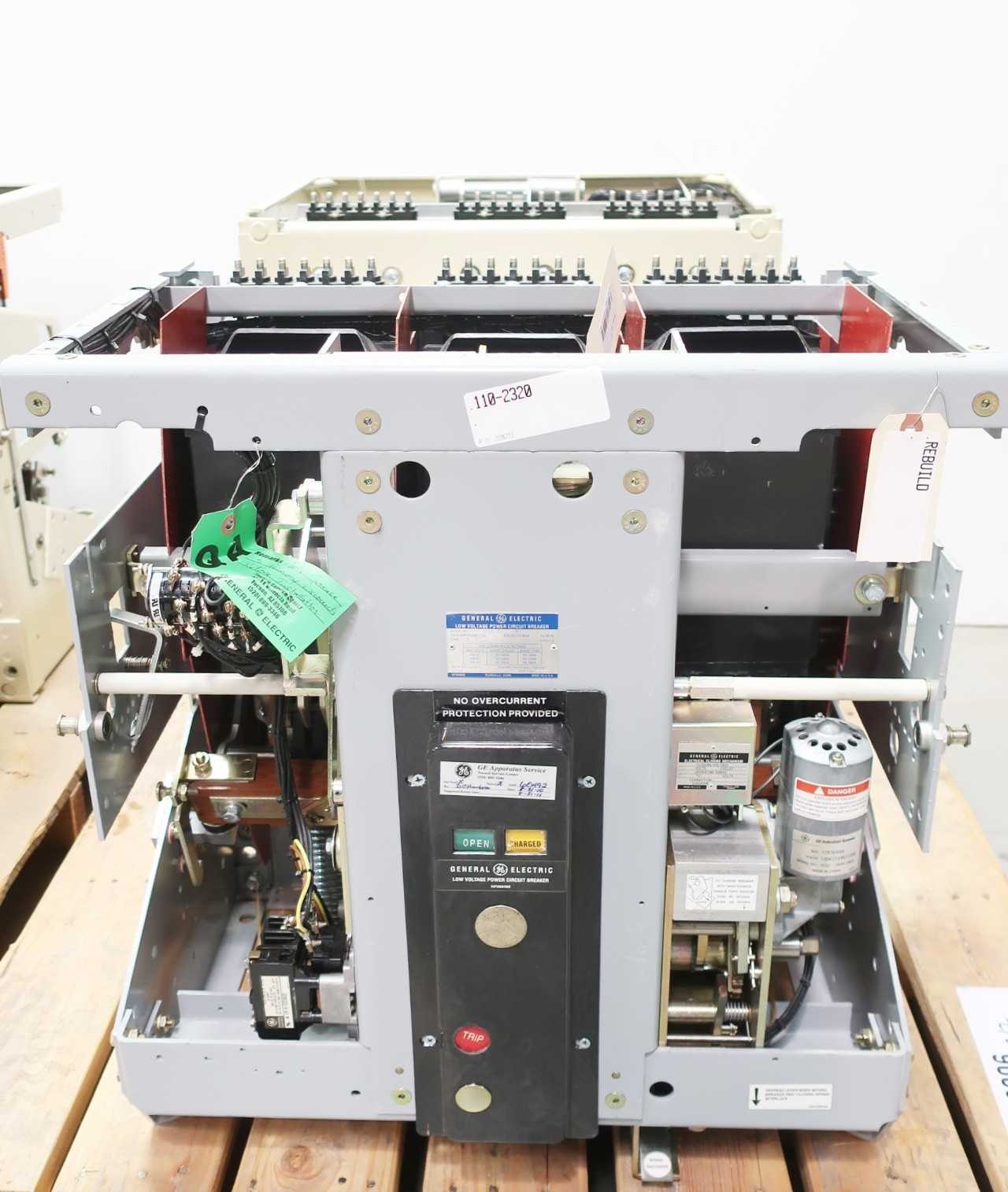 LOT OF 4 GE AKR 75 AND AK-75 LOW VOLTAGE POWER CIRCUIT BREAKERS 3000A - CIRCUIT BREAKERS