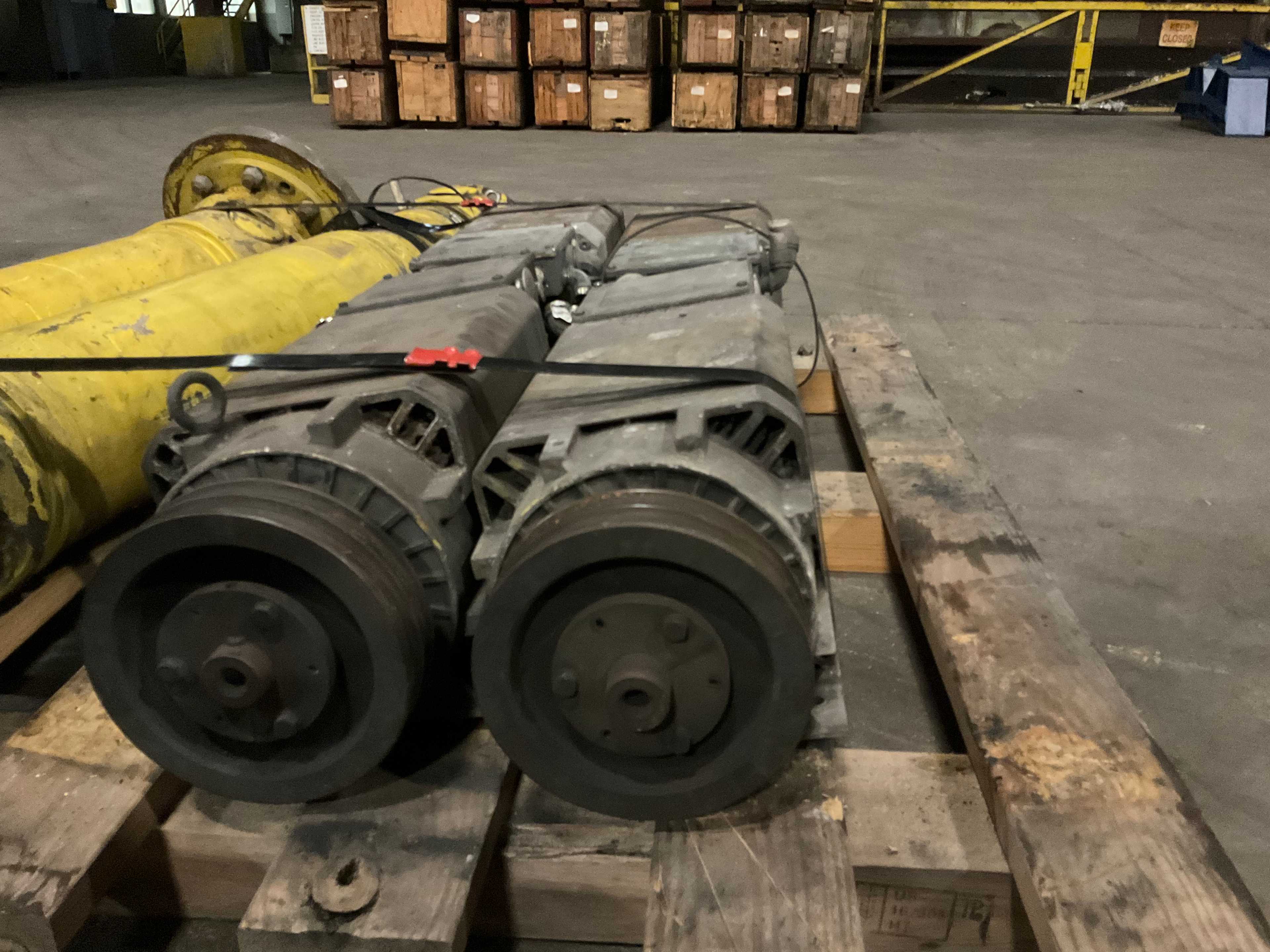 QTY 4 - SIEMENS 1PH7137-2AG0D AC MOTORS - AC MOTOR