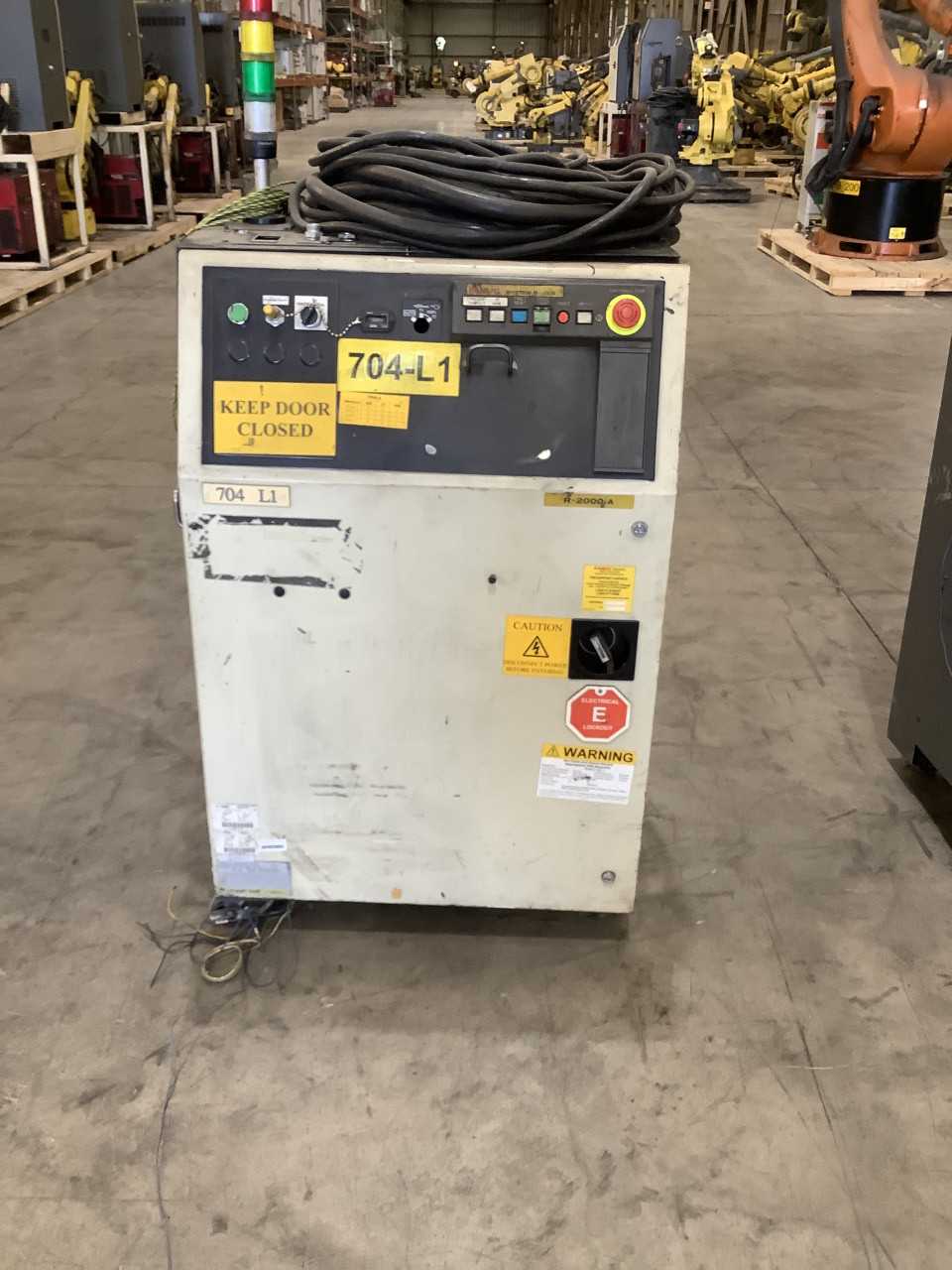 Lot of 1 Fanuc Arcmate R2000iA 200R (No guarantee operational) - INDUSTRIAL ROBOTS