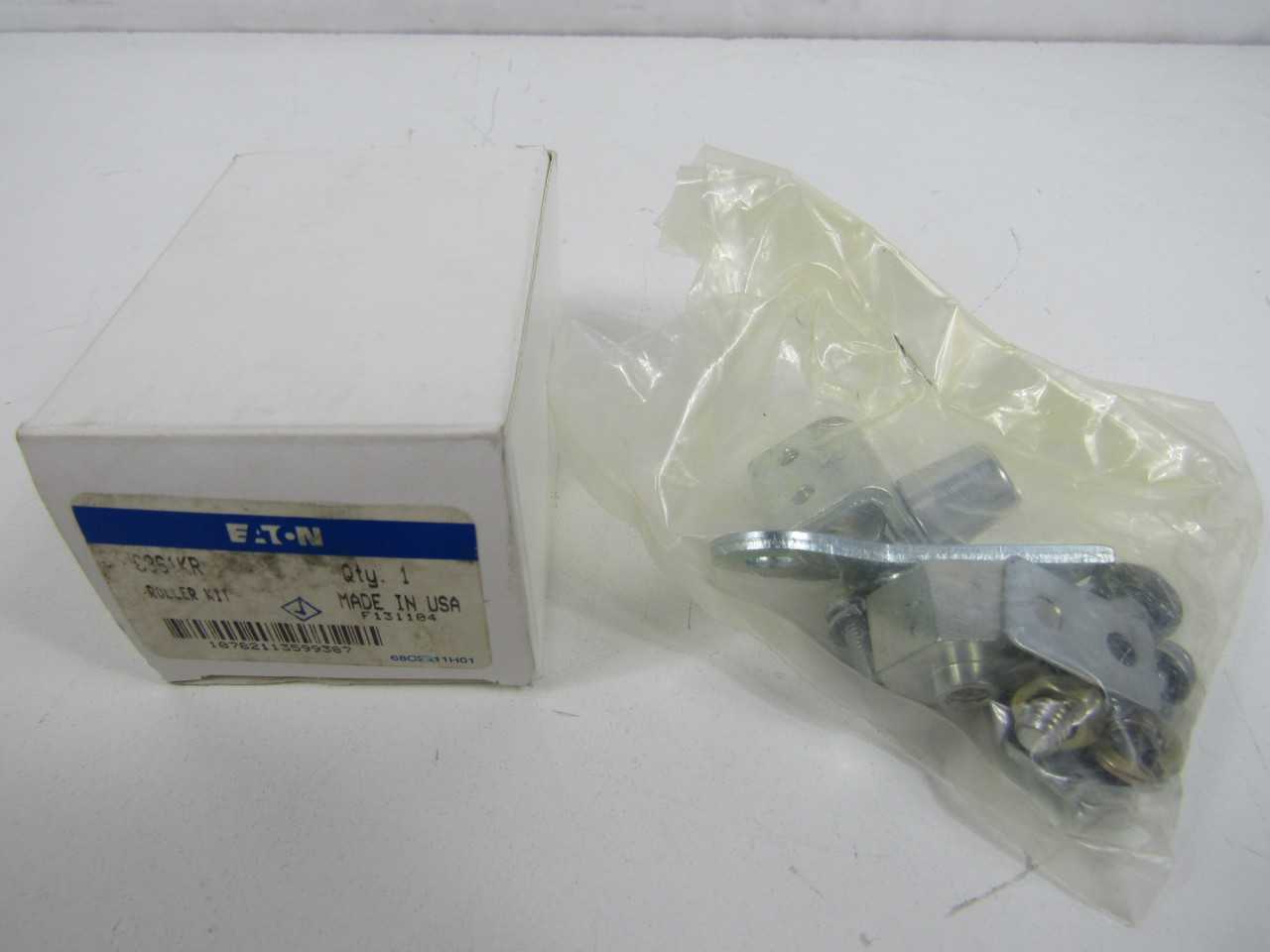 Lot of Quantity 30x Starter Accessories - Toggle Switches, Rotary Handles, Limit Switches - ELECTRICAL COMPONENTS