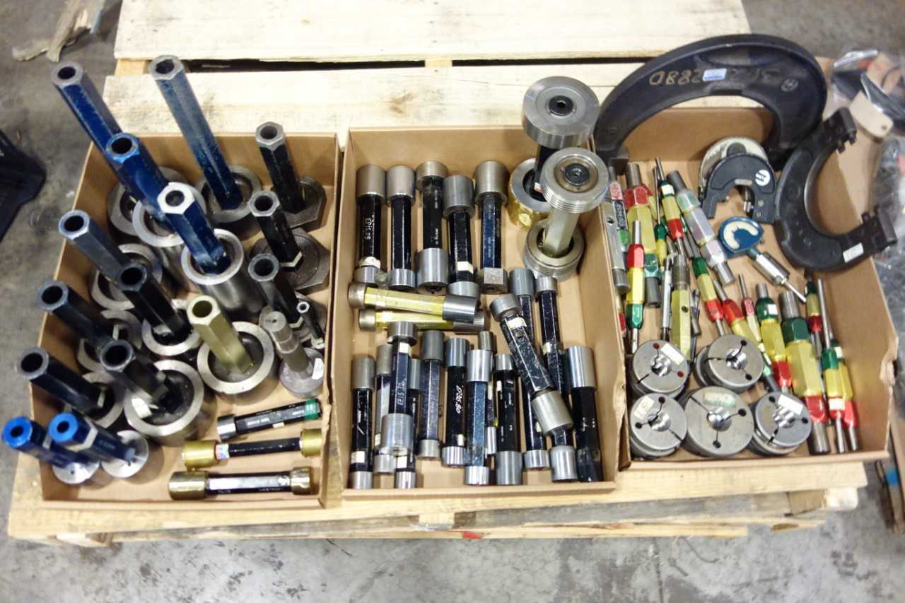 LOT OF WESTPORT ASSORTED GAGES - ELECTRIC POWER TOOLS
