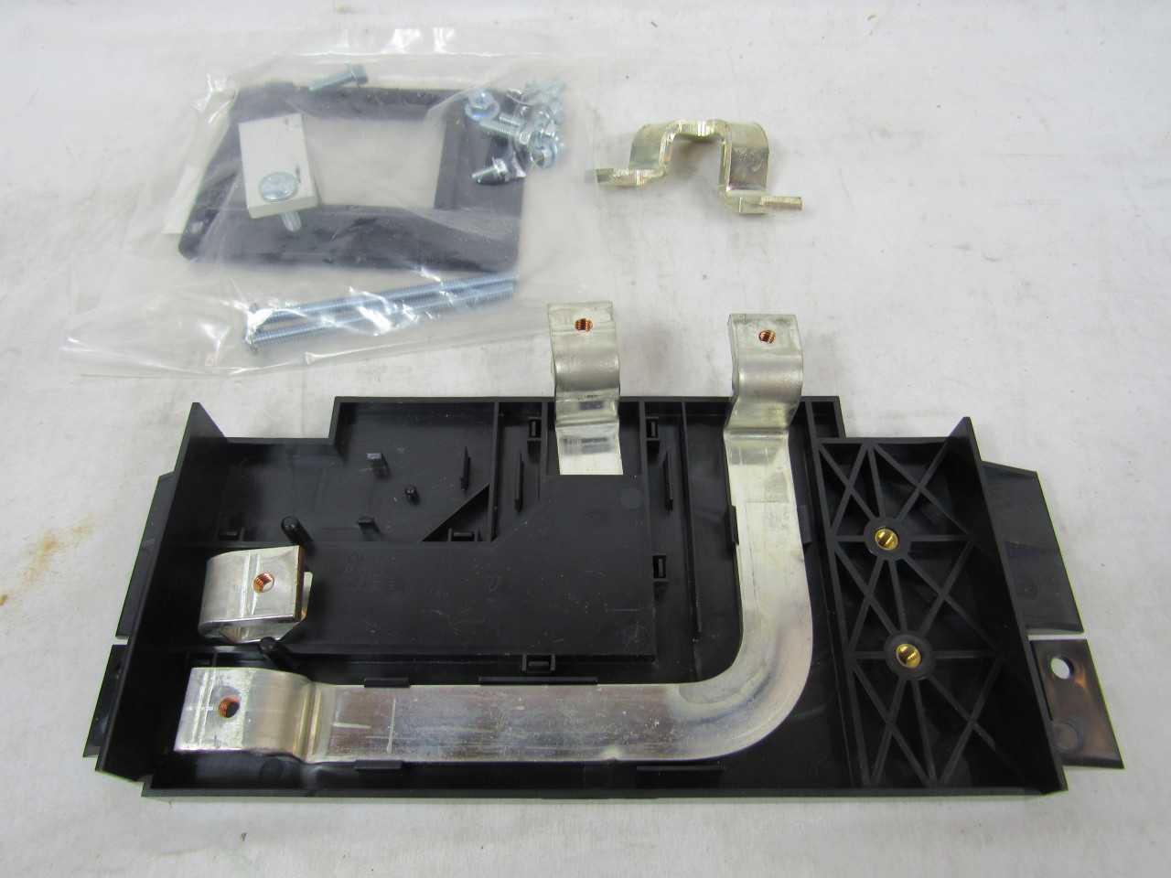 Lot of 1x MBKFD3A Main Breaker Subfeed Kit - CIRCUIT BREAKERS