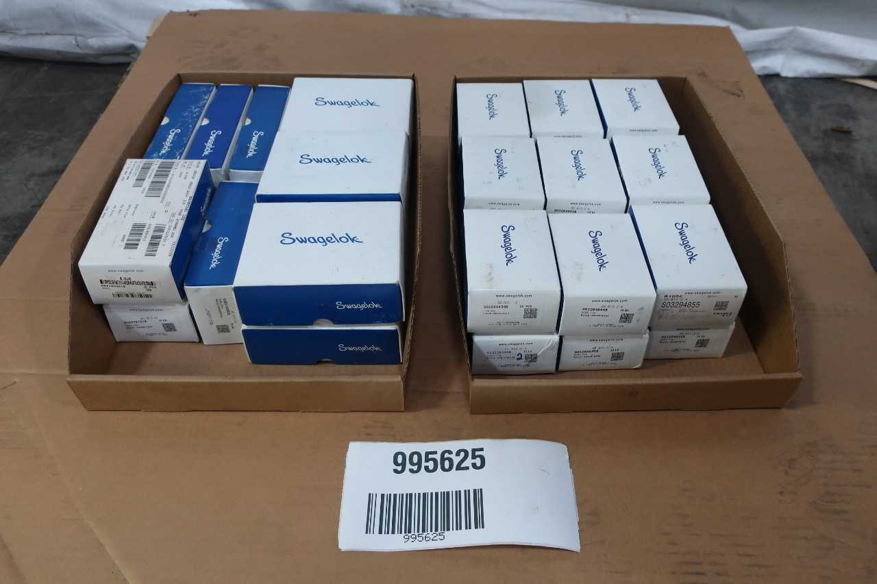 LOT OF ASSORTED SWAGELOK FITTINGS - PROCESS EQUIPMENT