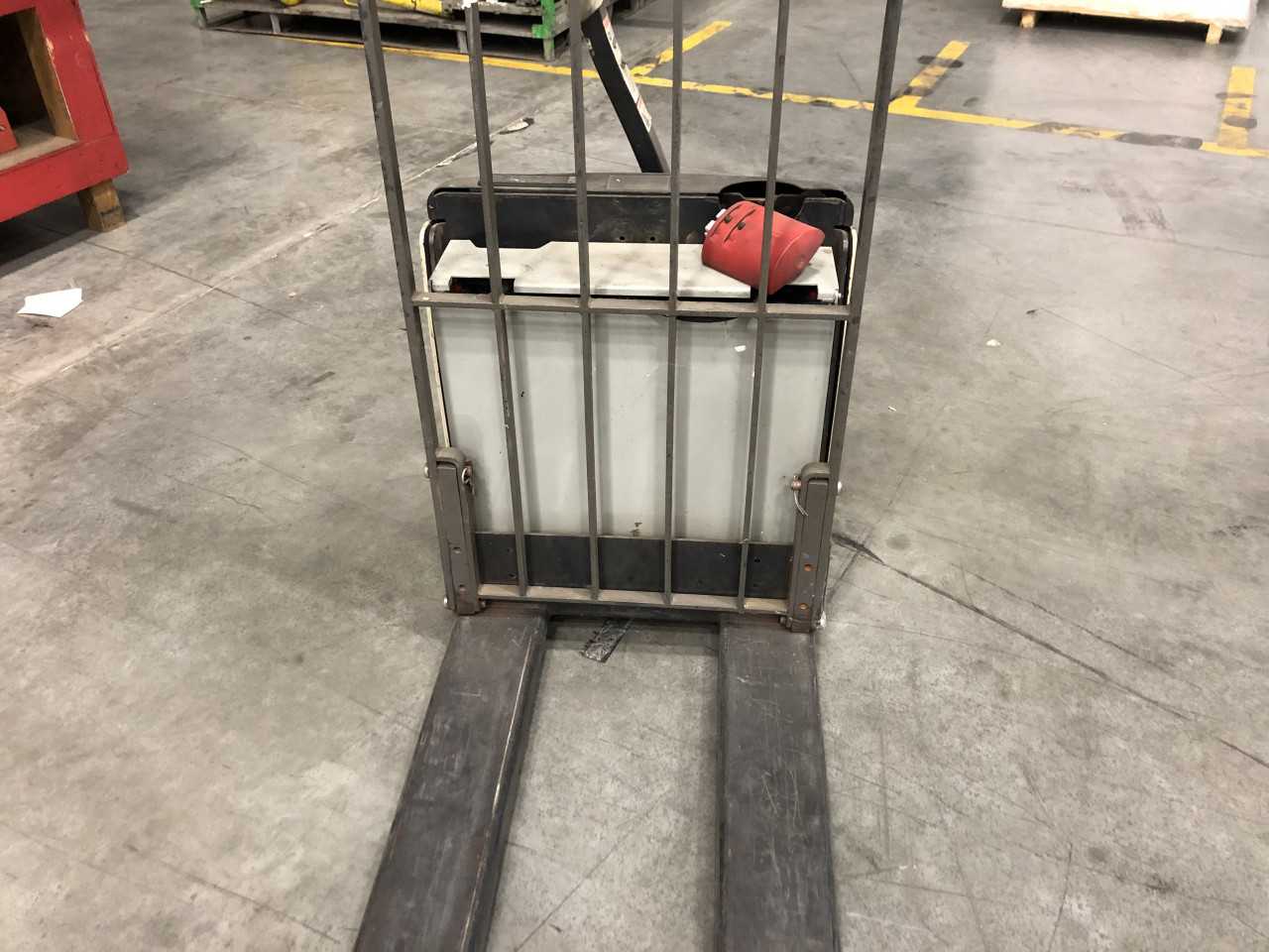 2005 Crown WP2335-45 walkie pallet jack Shepherdsville KY - MANUAL PALLET JACKS