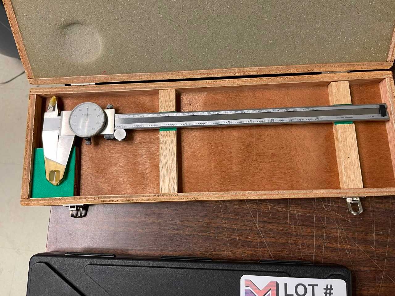 Mitutoyo 0"-12" Dial Caliper - ELECTRIC POWER TOOLS