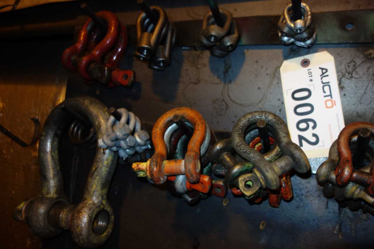 LOT OF ASSORTED CLEVISES - LIFTING EQUIPMENT
