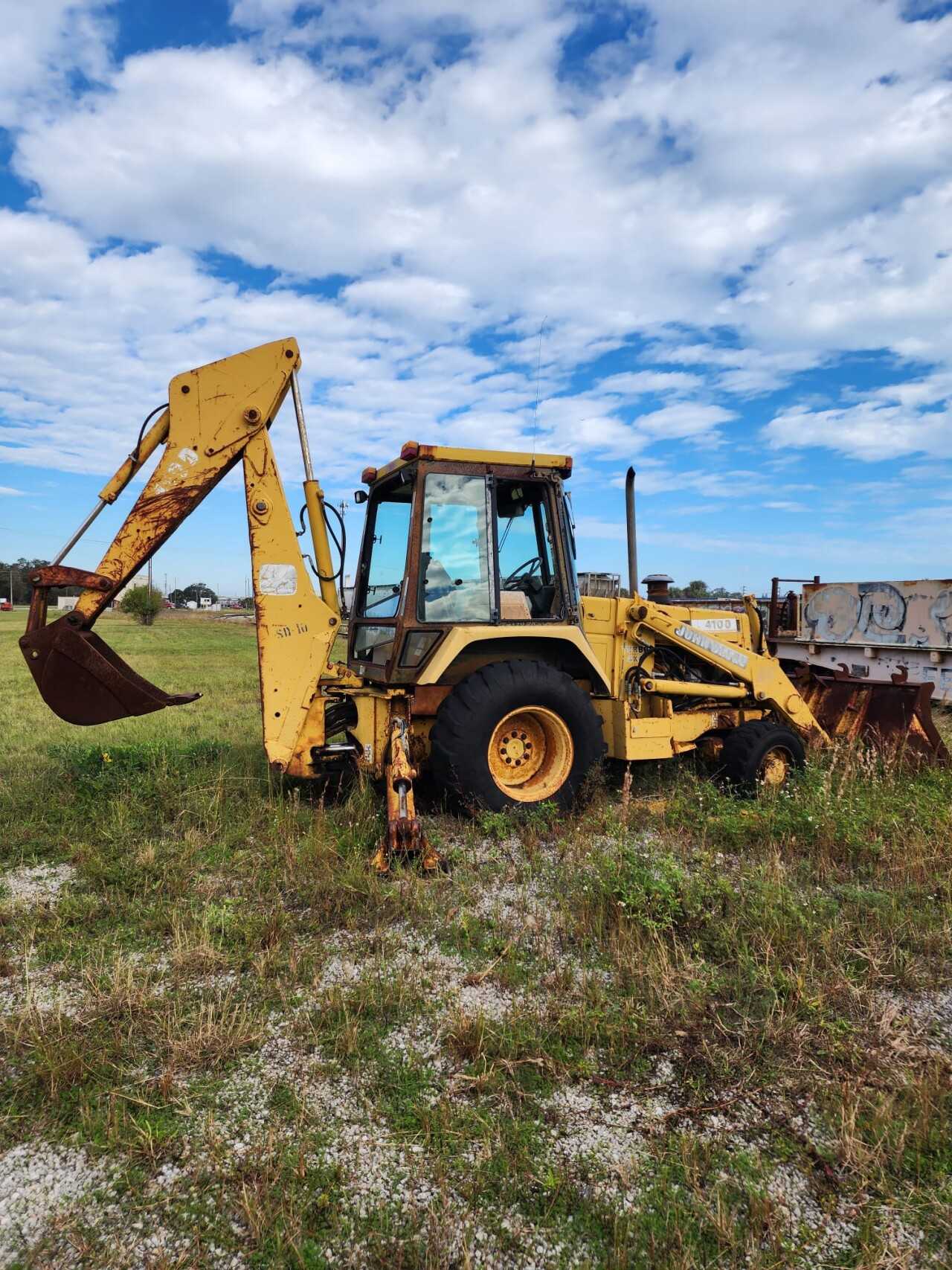 John Deere 410D - LOADERS