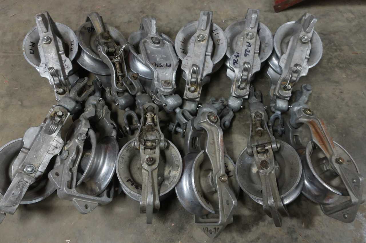 LOT OF 12 ASSORTED SHERMAN RILEY BLOCK AND TACKLE PULLEYTRAVELLERS - ELECTRIC POWER TOOLS