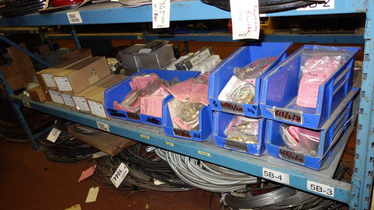 LOT OF ASSORTED ELECTRICAL TERMINATION KITS AND JUNCTION BOXES - ELECTRICAL COMPONENTS