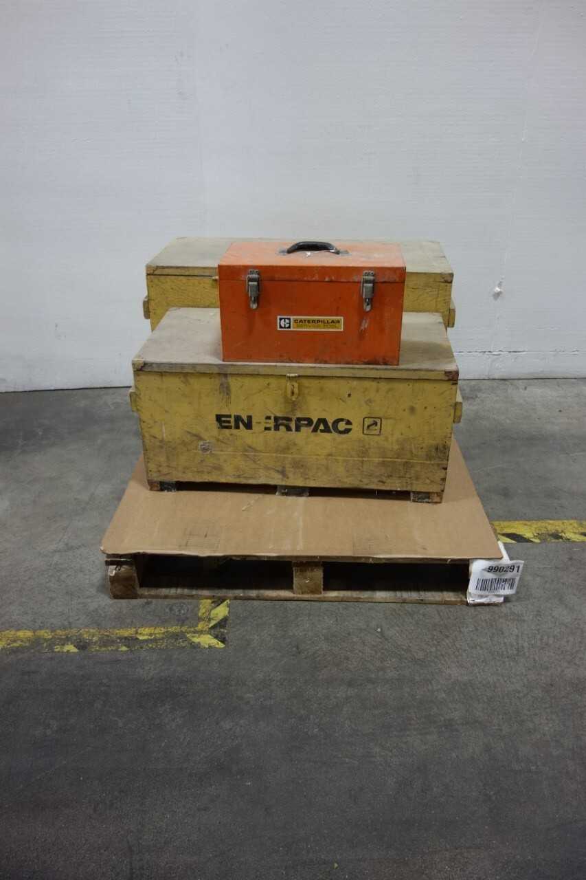 LOT OF MISCELLANEOUS HYDRAULIC TOOLING - ELECTRIC POWER TOOLS