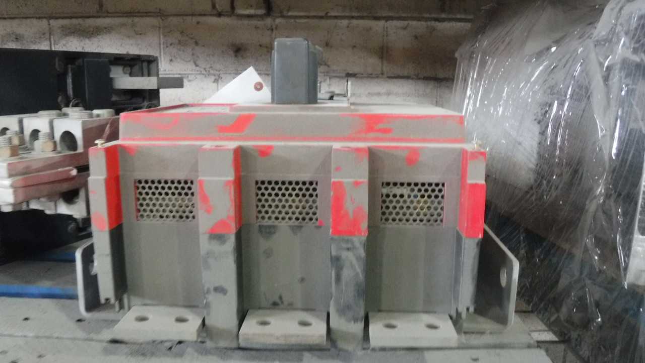 1600 Amp GE High Pressure Contact Switch - CIRCUIT BREAKERS