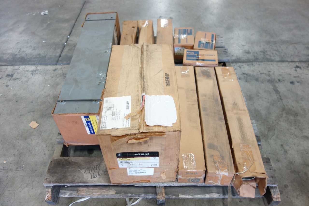 LOT OF ASSORTED ELECTRICAL EQUIPMENT - ELECTRICAL COMPONENTS