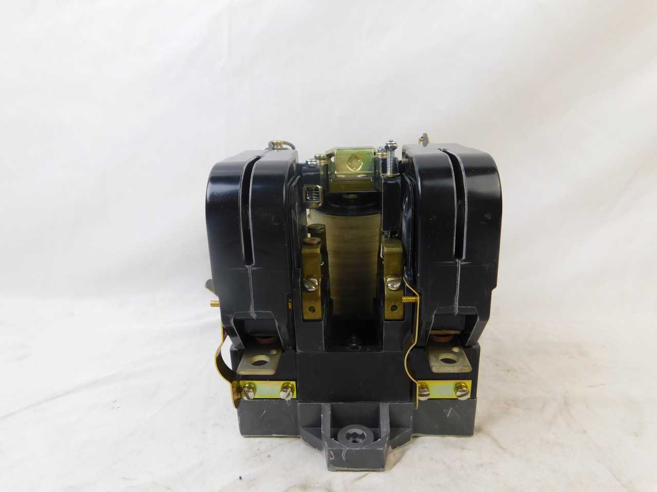 Lot of Quantity 2x 2184YED1-2 Nuclear Contactors - CONTACTORS