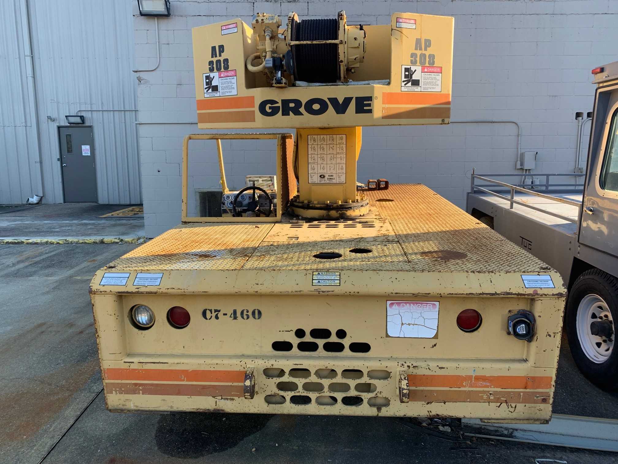 GROVE AP308 CARRY DECK CRANE - CRANES