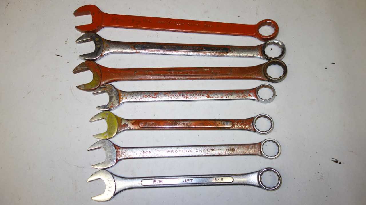 LOT OF 7 ASSORTED COMBINATION WRENCHES - HAND TOOLS