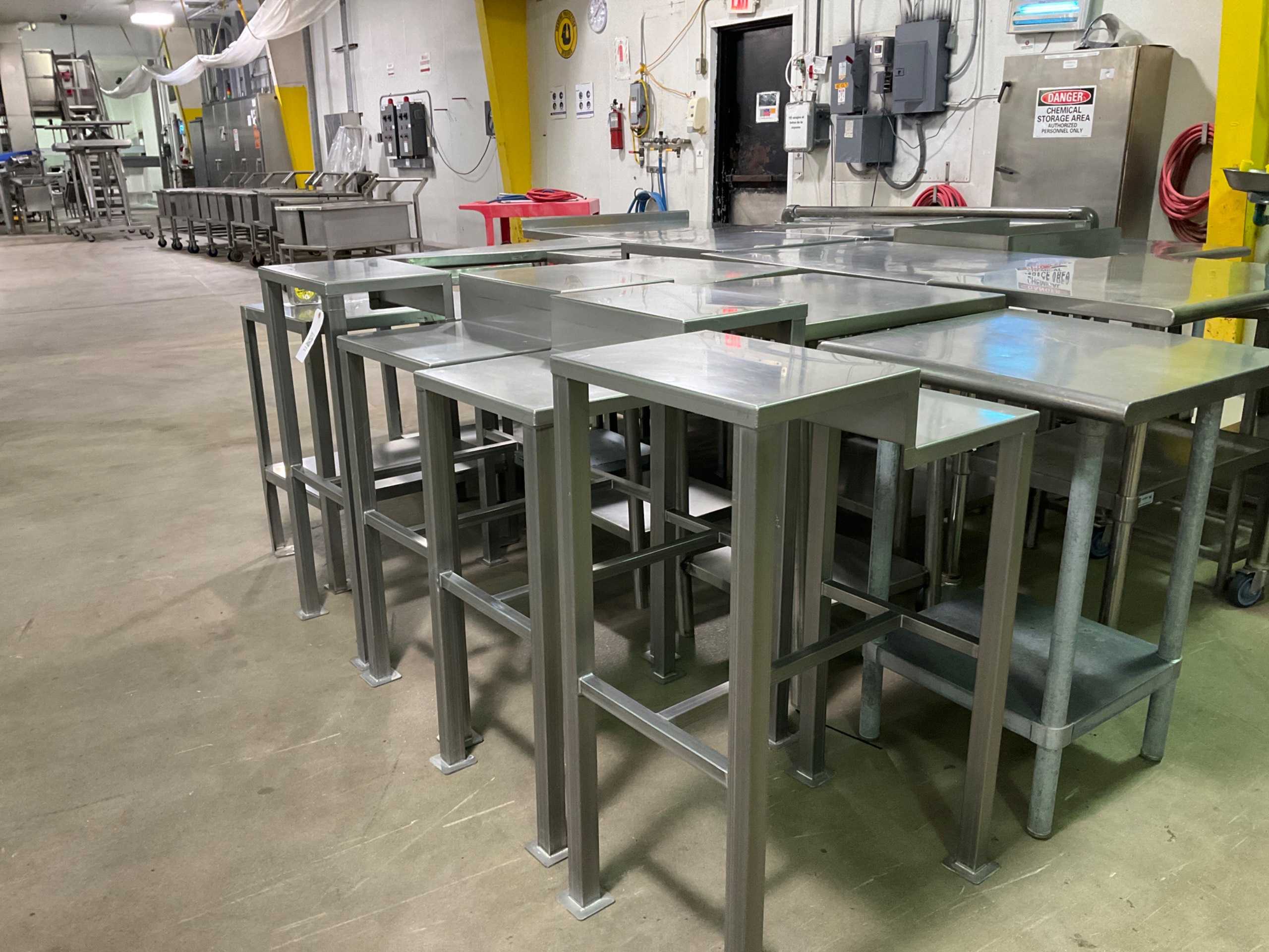 BULK QTY OF INDUSTRIAL TABLES