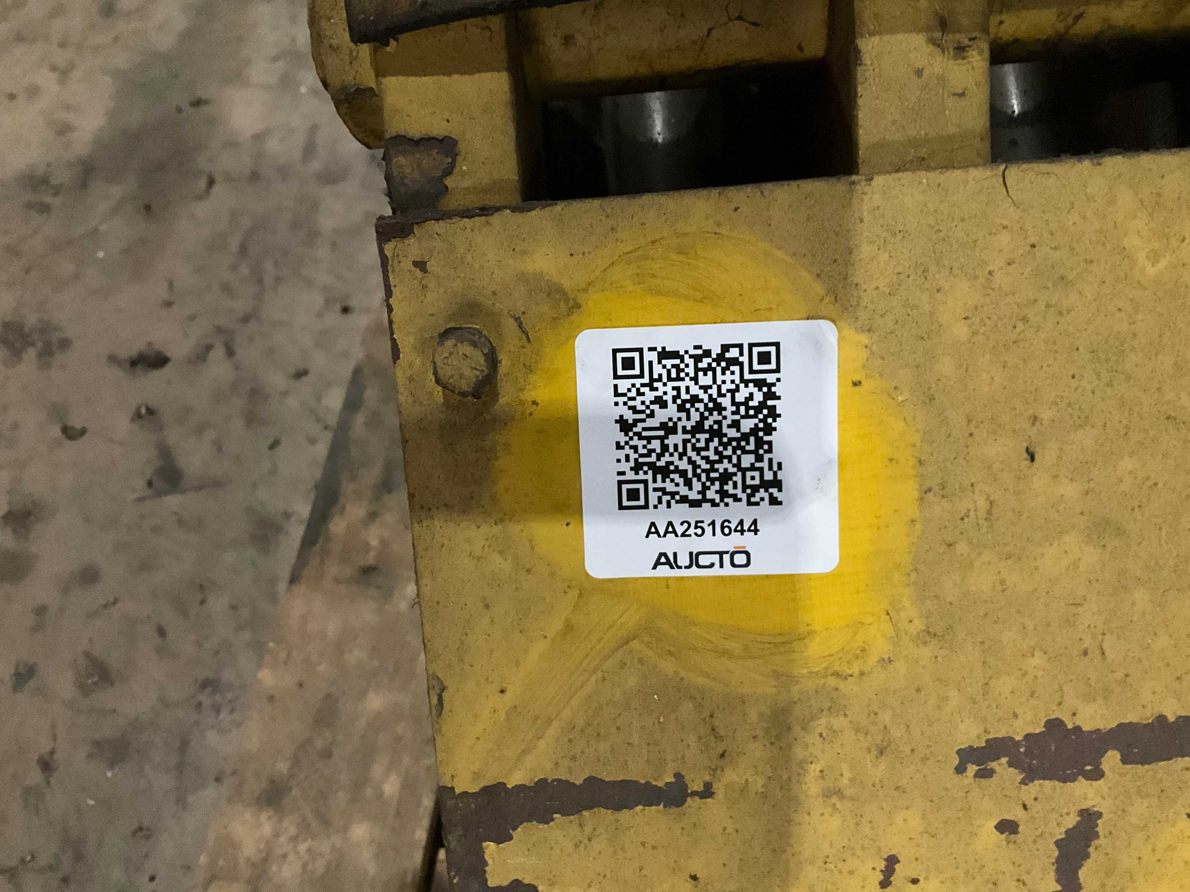 CRANE HOOK - LIFTING ATTACHMENTS