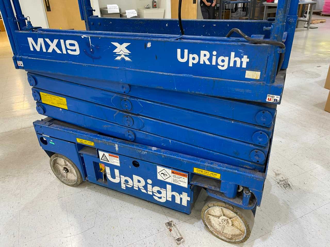 Upright MX19 Sissor Lift  Electric - FORKLIFTS