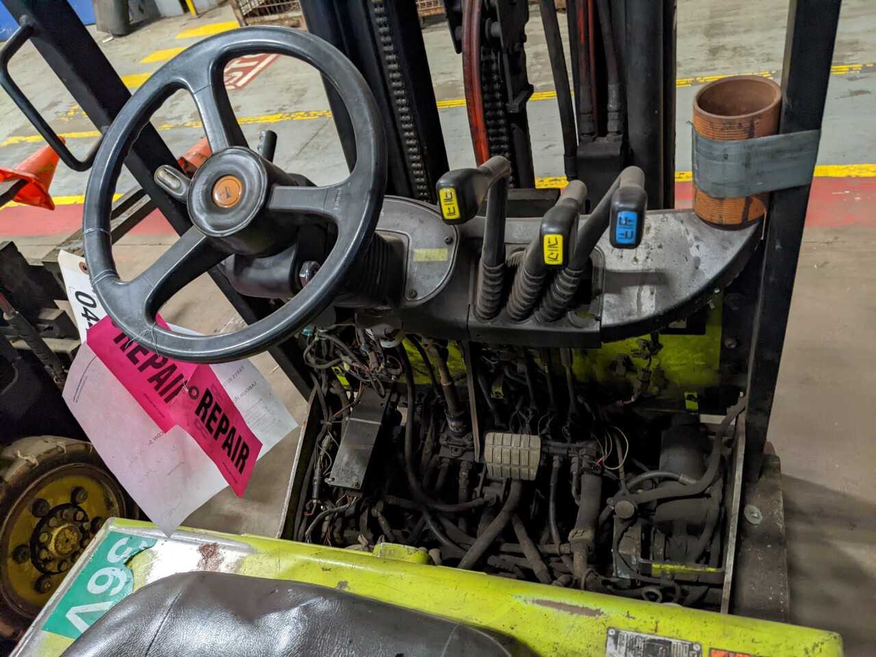 2006 CLARK TMX250 5,000-LB. CAPACITY, ELECTRIC FORKLIFT - FORKLIFTS