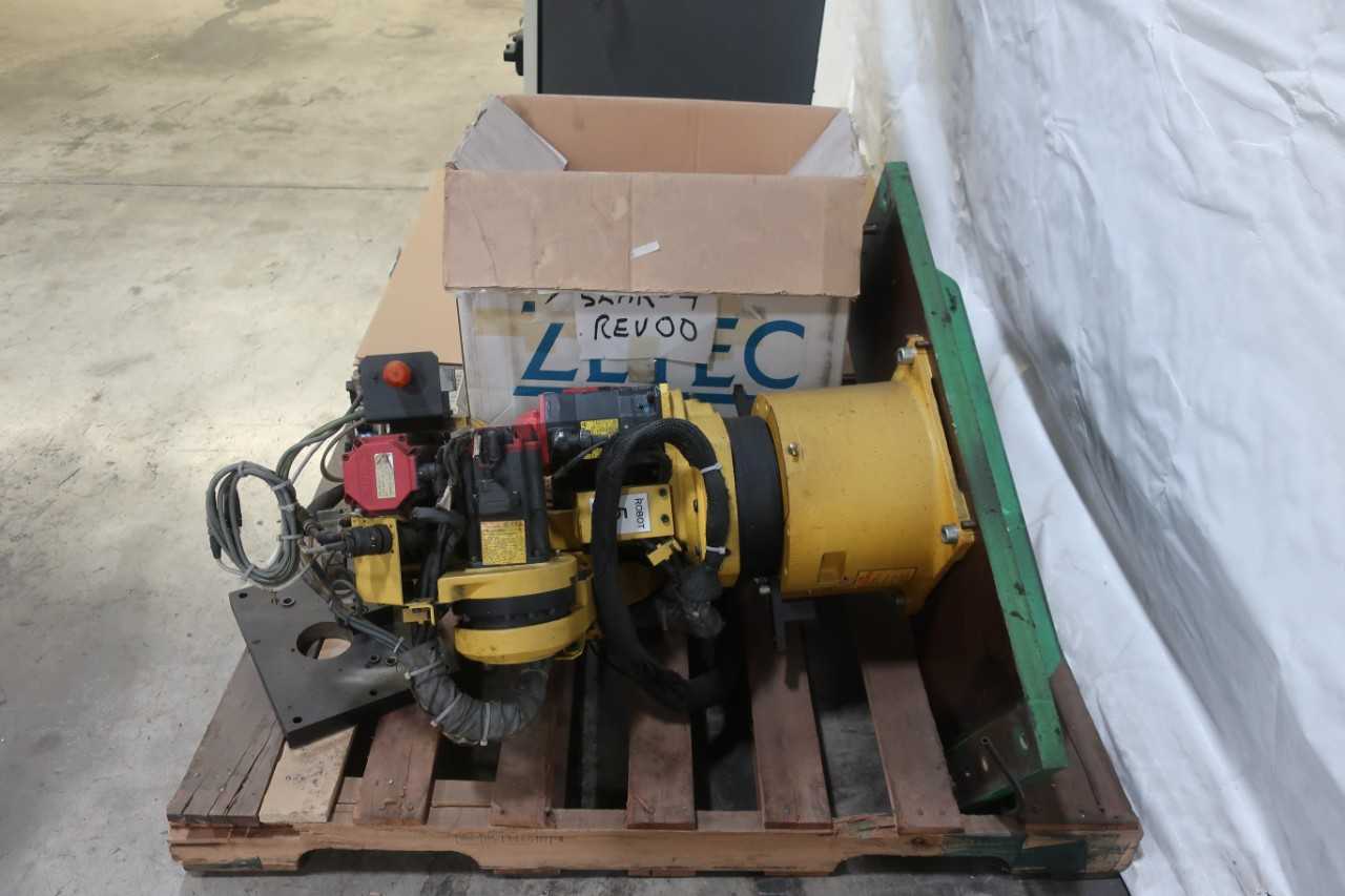 FANUC R-J3IB A05B-1215-B612 A05B-2462-B150 M-6IB 6S ROBOT CONTROLLER ASSEMBLY - INDUSTRIAL ROBOTS