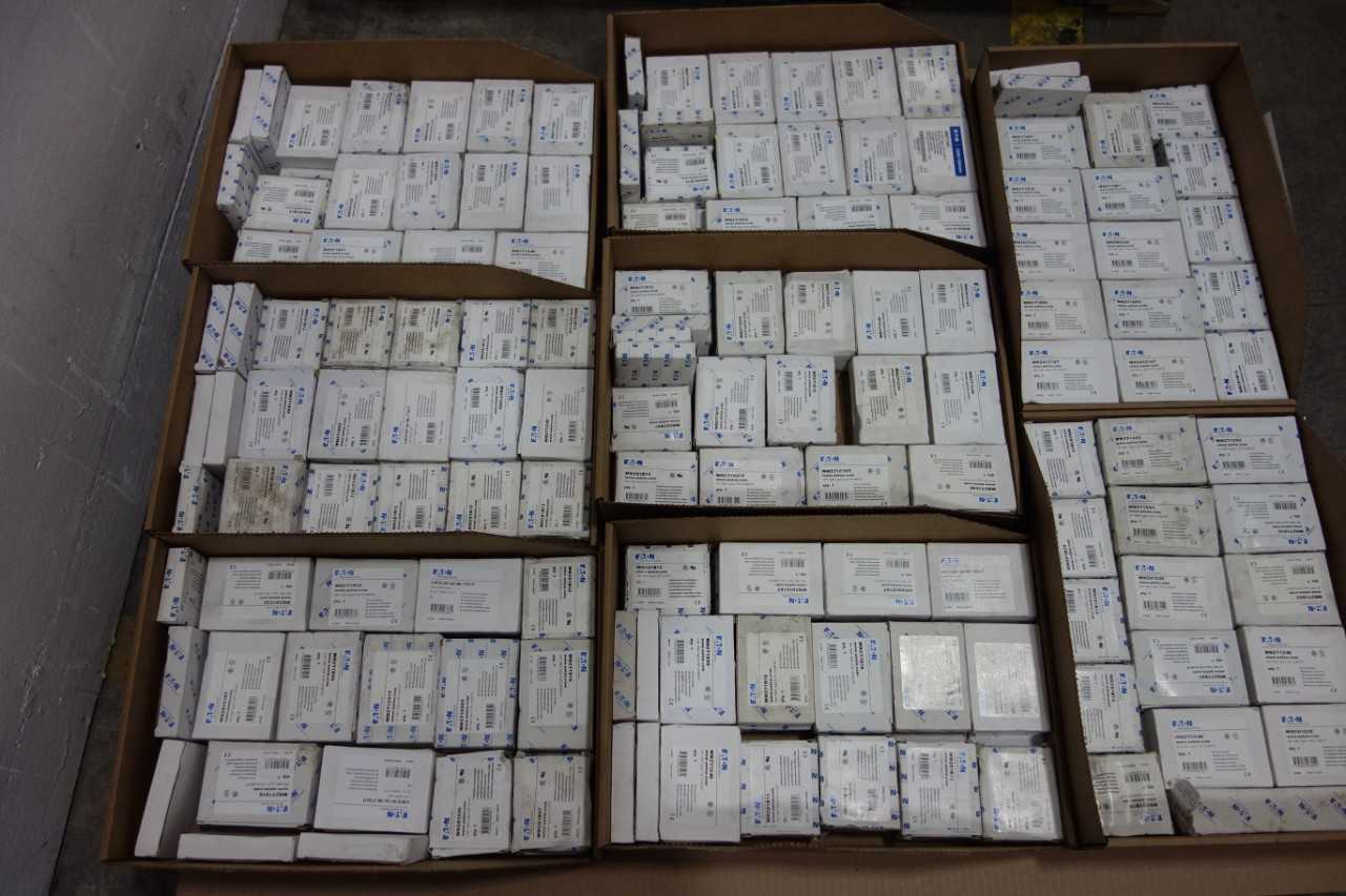 2 PALLETS OF ASSORTED EATON CIRCUIT BREAKERS - CIRCUIT BREAKERS